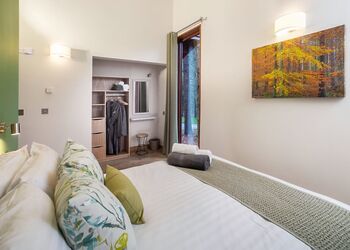 Golden Oak 3 Pet - Garwnant Brecon Beacons, Merthyr Tydfil