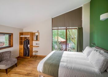 Golden Oak Treehouse Pet - Garwnant Brecon Beacons, Merthyr Tydfil