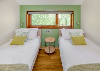 Golden Oak Treehouse Pet - Garwnant Brecon Beacons, Merthyr Tydfil