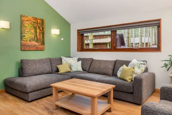 Golden Oak 2 Pet - Garwnant Brecon Beacons, Merthyr Tydfil