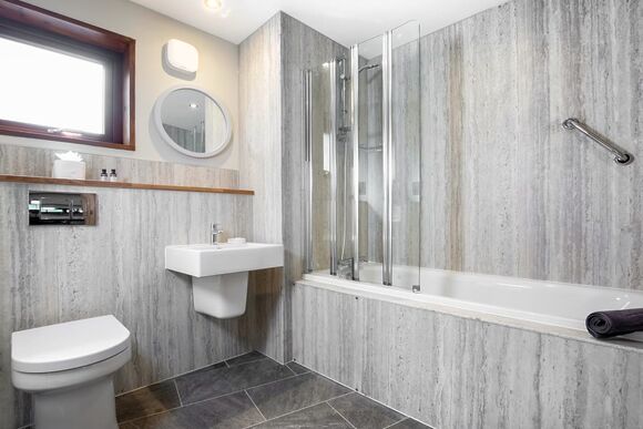 Golden Oak 2 Pet - Garwnant Brecon Beacons, Merthyr Tydfil