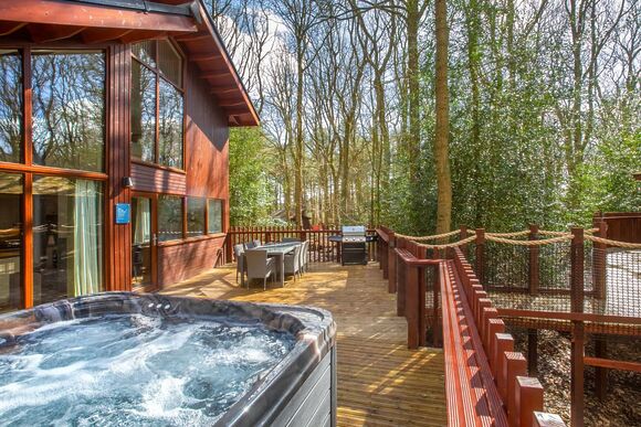 Golden Oak Treehouse Pet - Garwnant Brecon Beacons, Merthyr Tydfil