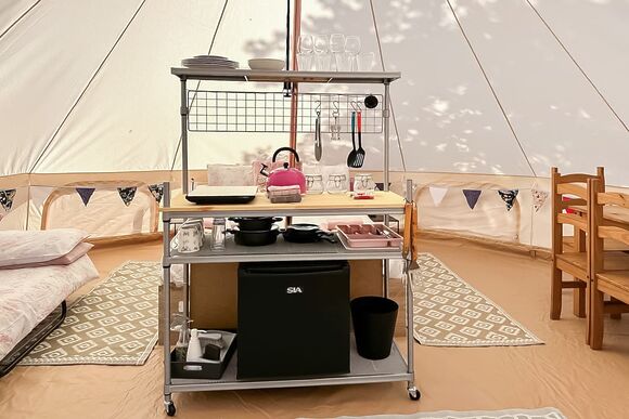 Country Cottage - Glamp @ The Priory, Aldeby