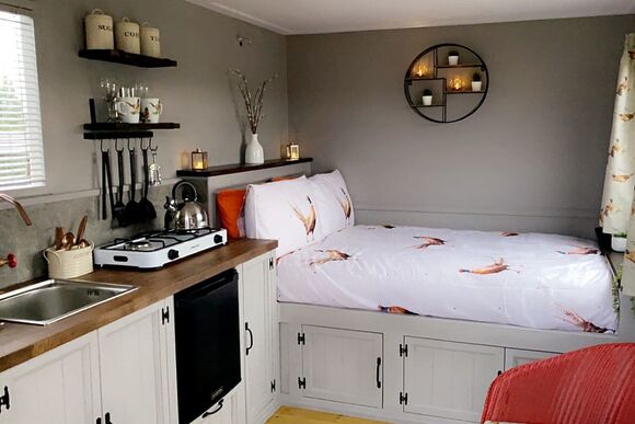 Pheasant&rsquo;s Nest - Glamp @ The Priory, Aldeby