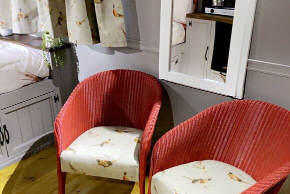 Pheasant&rsquo;s Nest - Glamp @ The Priory, Aldeby