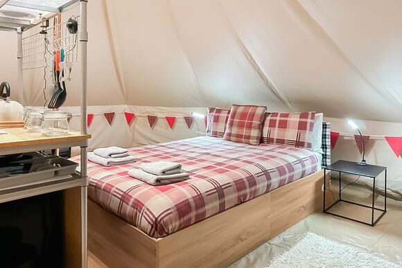 Scotch Mist - Glamp @ The Priory, Aldeby