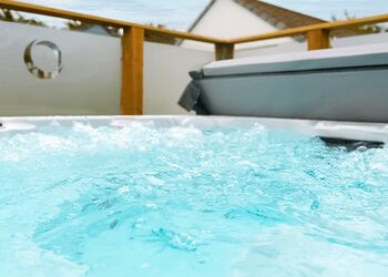 Ocean Tide Villa 3 Hot Tub - Golden Coast Holiday Park, Woolacombe