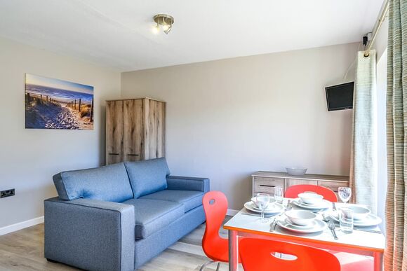 Shoreline Apartment 1 - Golden Coast Holiday Park, Woolacombe