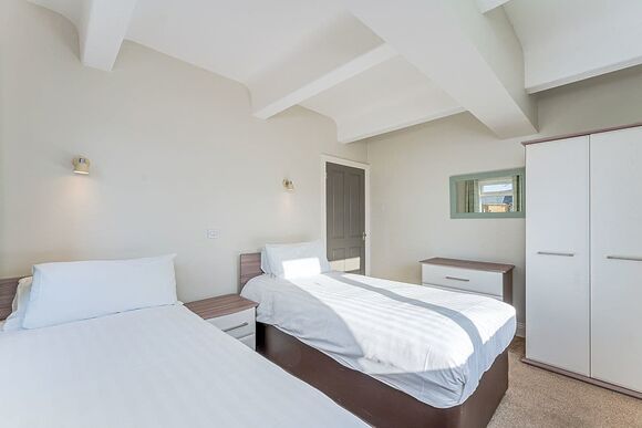 Shoreline Apartment 3 (Pets Welcome) - Golden Coast Holiday Park, Woolacombe