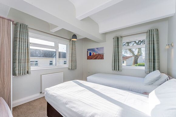 Shoreline Apartment 3 (Pets Welcome) - Golden Coast Holiday Park, Woolacombe