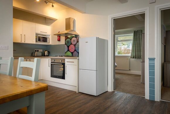 Shoreline Apartment Plus 3 (Pets Welcome) - Golden Coast Holiday Park, Woolacombe