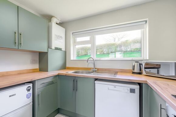 Surf Wave Apartment 2 (Pets Welcome) - Golden Coast Holiday Park, Woolacombe