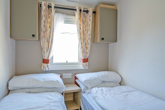 Ocean Wave Caravan (Sleeps 4, Pet Friendly) - Golden Coast Holiday Park, Woolacombe