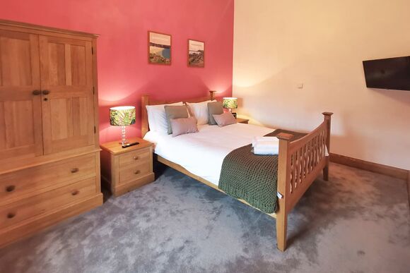 Pembrokeshire Courtyard Apartment (Pet) - Grondre Holiday Park, Clunderwen, Nr Narberth