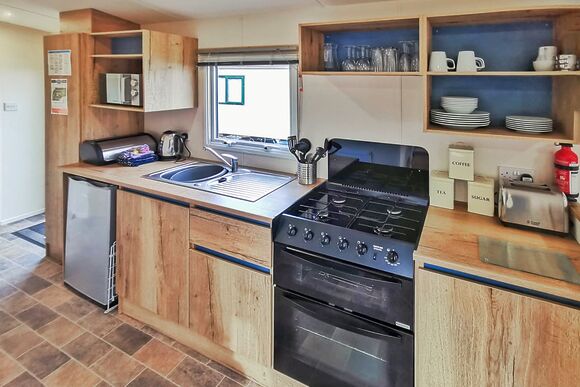 Gold Plus 3 Bed Pets allowed Sleeps 5 - Grondre Holiday Park, Clunderwen, Nr Narberth