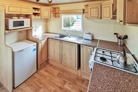 Bronze Plus 2 No Pets Sleeps 4 - Grondre Holiday Park, Clunderwen, Nr Narberth