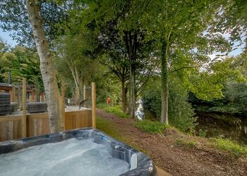 Kingfisher View - Gadgirth Estate Luxury Lodges, Annbank, Ayr