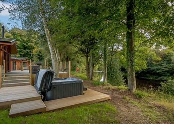 Kingfisher View - Gadgirth Estate Luxury Lodges, Annbank, Ayr