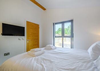 Kingfisher View - Gadgirth Estate Luxury Lodges, Annbank, Ayr