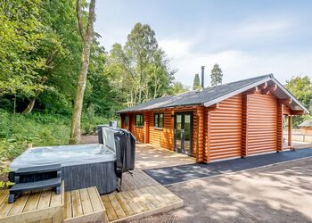 Holly Lodge - Gadgirth Estate Luxury Lodges, Annbank, Ayr