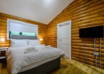 Holly Lodge - Gadgirth Estate Luxury Lodges, Annbank, Ayr