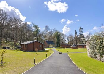 Woodcutters Lodge - Gadgirth Estate Luxury Lodges, Annbank, Ayr