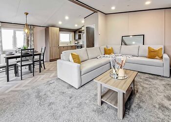 Exclusive Lodge 2 Bed HT - Green Hill Farm Holiday Village, Landford,  Nr Salisbury