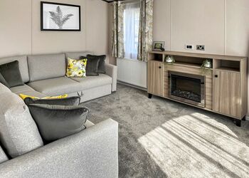 Exclusive Lodge 2 Bed HT - Green Hill Farm Holiday Village, Landford,  Nr Salisbury