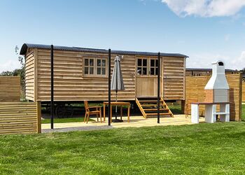 Woodland Hideaway - Green Hill Farm Holiday Village, Landford,  Nr Salisbury