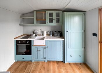 Woodland Hideaway - Green Hill Farm Holiday Village, Landford,  Nr Salisbury