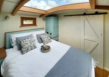 Woodland Hideaway - Green Hill Farm Holiday Village, Landford,  Nr Salisbury