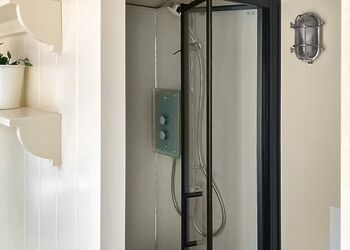 Woodland Hideaway - Green Hill Farm Holiday Village, Landford,  Nr Salisbury