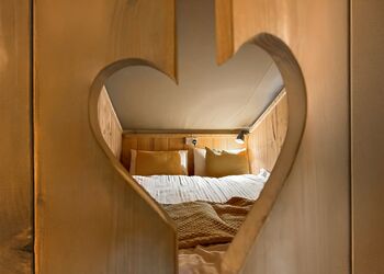 The Woody Safari Tent - Green Hill Farm Holiday Village, Landford,  Nr Salisbury