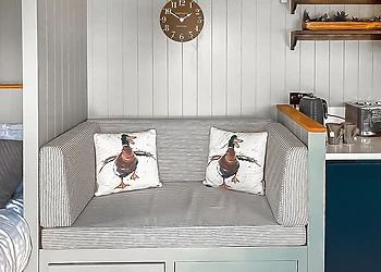 Forest Snug - Green Hill Farm Holiday Village, Landford,  Nr Salisbury