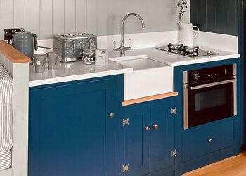 Forest Snug - Green Hill Farm Holiday Village, Landford,  Nr Salisbury