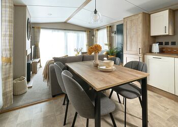 Premium 2 bed HT - Green Hill Farm Holiday Village, Landford,  Nr Salisbury