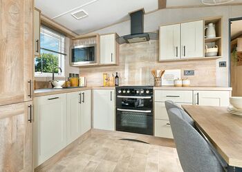 Premium 2 bed HT Pet - Green Hill Farm Holiday Village, Landford,  Nr Salisbury