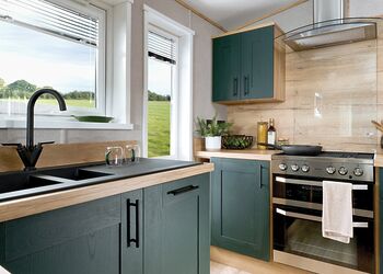 Premium Holiday Home 3 bed HT Pet - Green Hill Farm Holiday Village, Landford,  Nr Salisbury