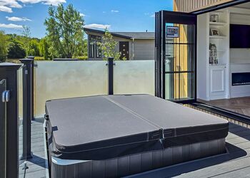 Autograph Hot Tub 2 bed Luxury Lodge sleeps 4 - Green Hill Farm Holiday Village, Landford,  Nr Salisbury