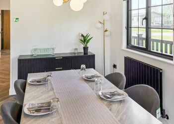 Autograph Hot Tub 2 bed Luxury Lodge sleeps 4 Pet - Green Hill Farm Holiday Village, Landford,  Nr Salisbury