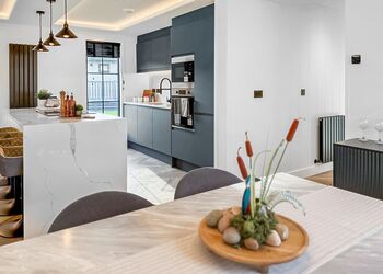 Autograph Hot Tub 2 bed Luxury Lodge sleeps 4 Pet - Green Hill Farm Holiday Village, Landford,  Nr Salisbury