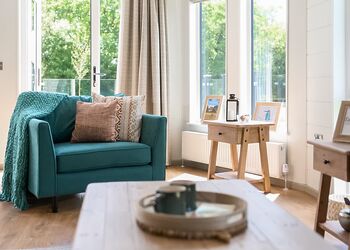 Autograph Glass House Hot Tub 2 Luxury  Slps 4 - Green Hill Farm Holiday Village, Landford,  Nr Salisbury