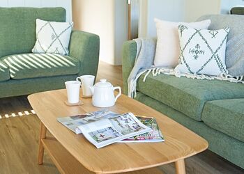 Autograph Retreat Hot Tub 2 bed Luxury Lodge slps 4 - Green Hill Farm Holiday Village, Landford,  Nr Salisbury