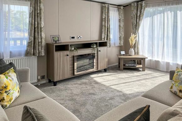 Exclusive Lodge 2 Bed HT - Green Hill Farm Holiday Village, Landford,  Nr Salisbury