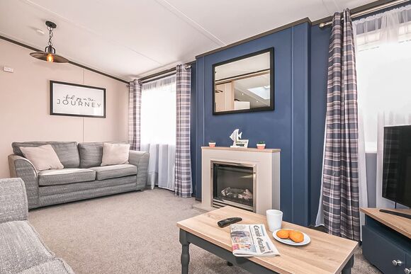 Exclusive Lodge 2 Bed (Pet) HT - Green Hill Farm Holiday Village, Landford,  Nr Salisbury