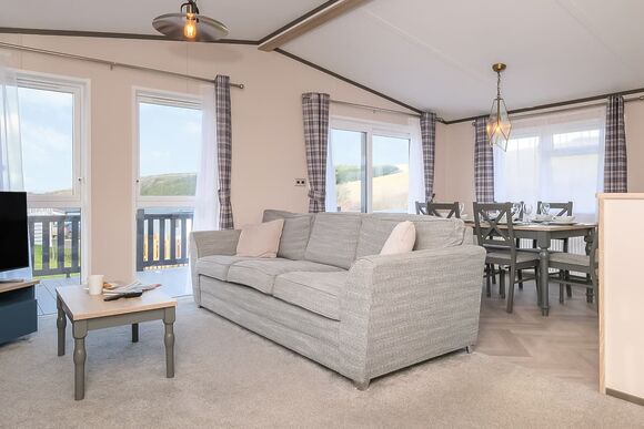 Exclusive Lodge 2 Bed (Pet) HT - Green Hill Farm Holiday Village, Landford,  Nr Salisbury