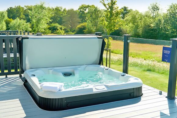 Exclusive Lodge 3 Bed (Pet) HT - Green Hill Farm Holiday Village, Landford,  Nr Salisbury