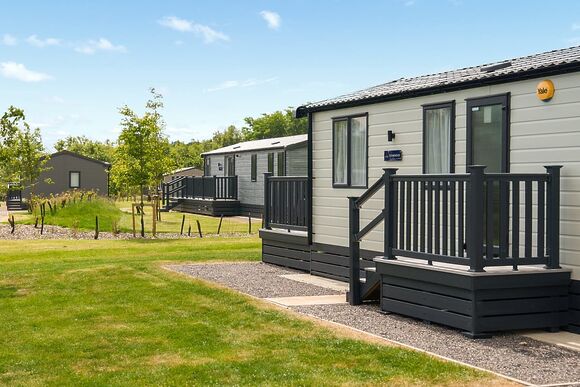 Luxury 2 Bed - Green Hill Farm Holiday Village, Landford,  Nr Salisbury
