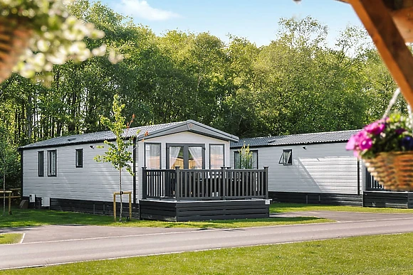 Luxury 2 Bed (Pet) - Green Hill Farm Holiday Village, Landford,  Nr Salisbury