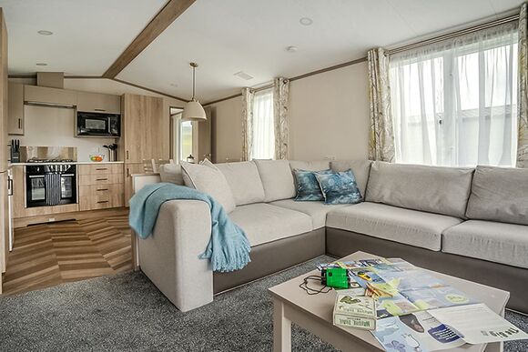 Luxury 2 Bed (Pet) - Green Hill Farm Holiday Village, Landford,  Nr Salisbury